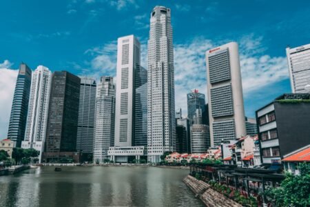 The 2026 Resilience: A Guide to Singapore Stocks and Investing in Singapore
